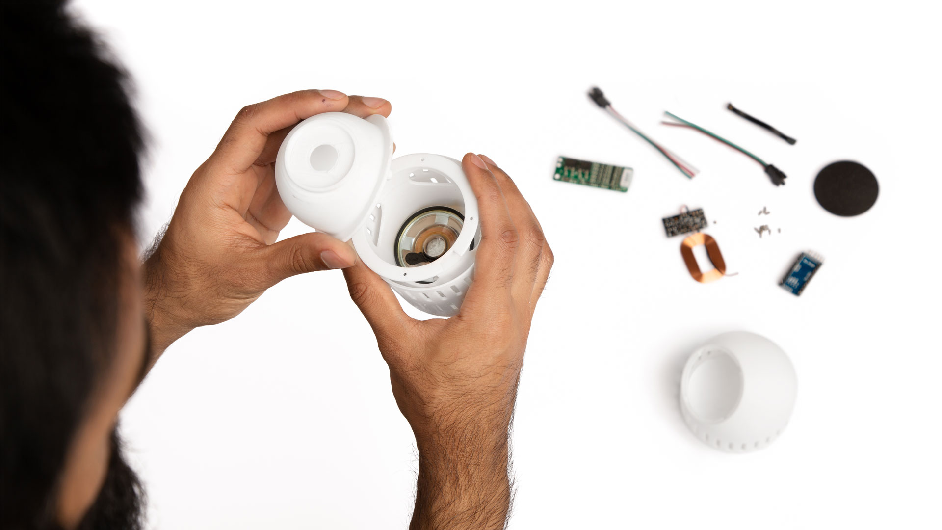 Gloo prototyping and manufacturing of smart speaker